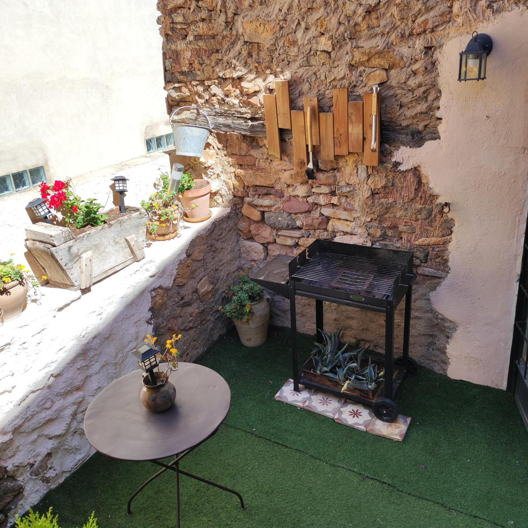Villa Alcoba Con Patio Del Siglo XIX Vilanova de la Reina Exterior foto